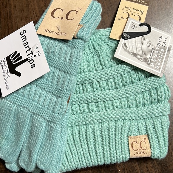 C.C BeanieTail Kids Other - Set of C.C BeanieTail Kids'  Ponytail Beanie & Gloves